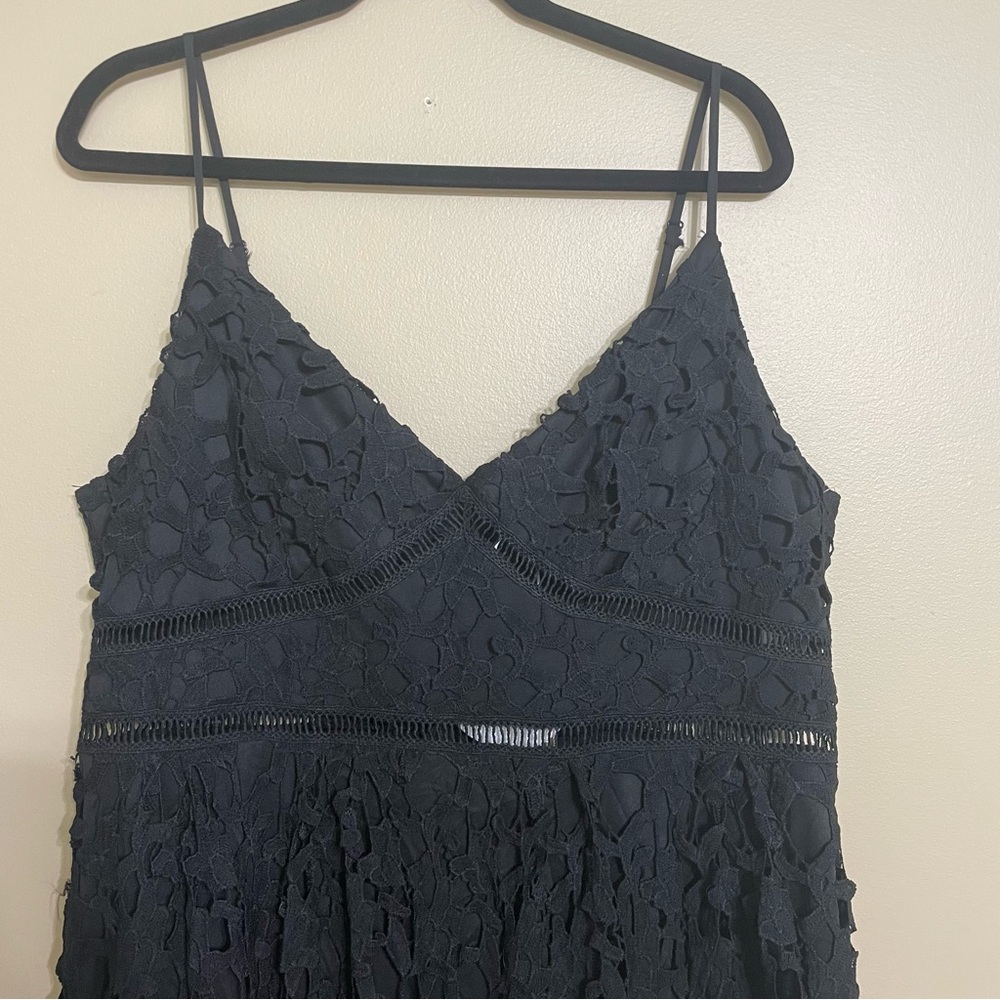 Boohoo NWT Leila Applique V Neck‎ lace Skater Dress size 18 - Picture 2 of 7